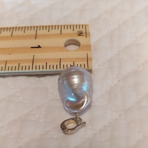 Pearl Pendant Charm With Sterling Silver Clasp - Picture 4 of 6